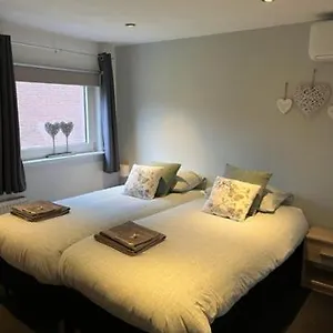 https://jaguars-residence.eindhoven-hotels.net