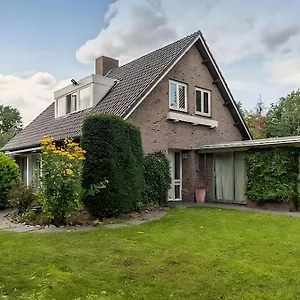 https://ground-floor-only-in-luxurious-villa-with-beautiful-garden.eindhoven-hotels.net